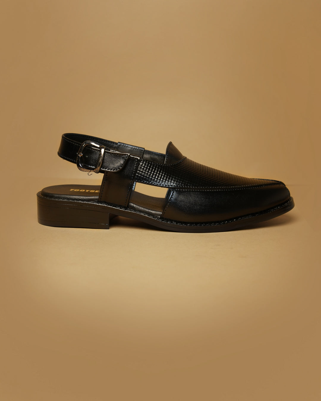 Raahi – Black