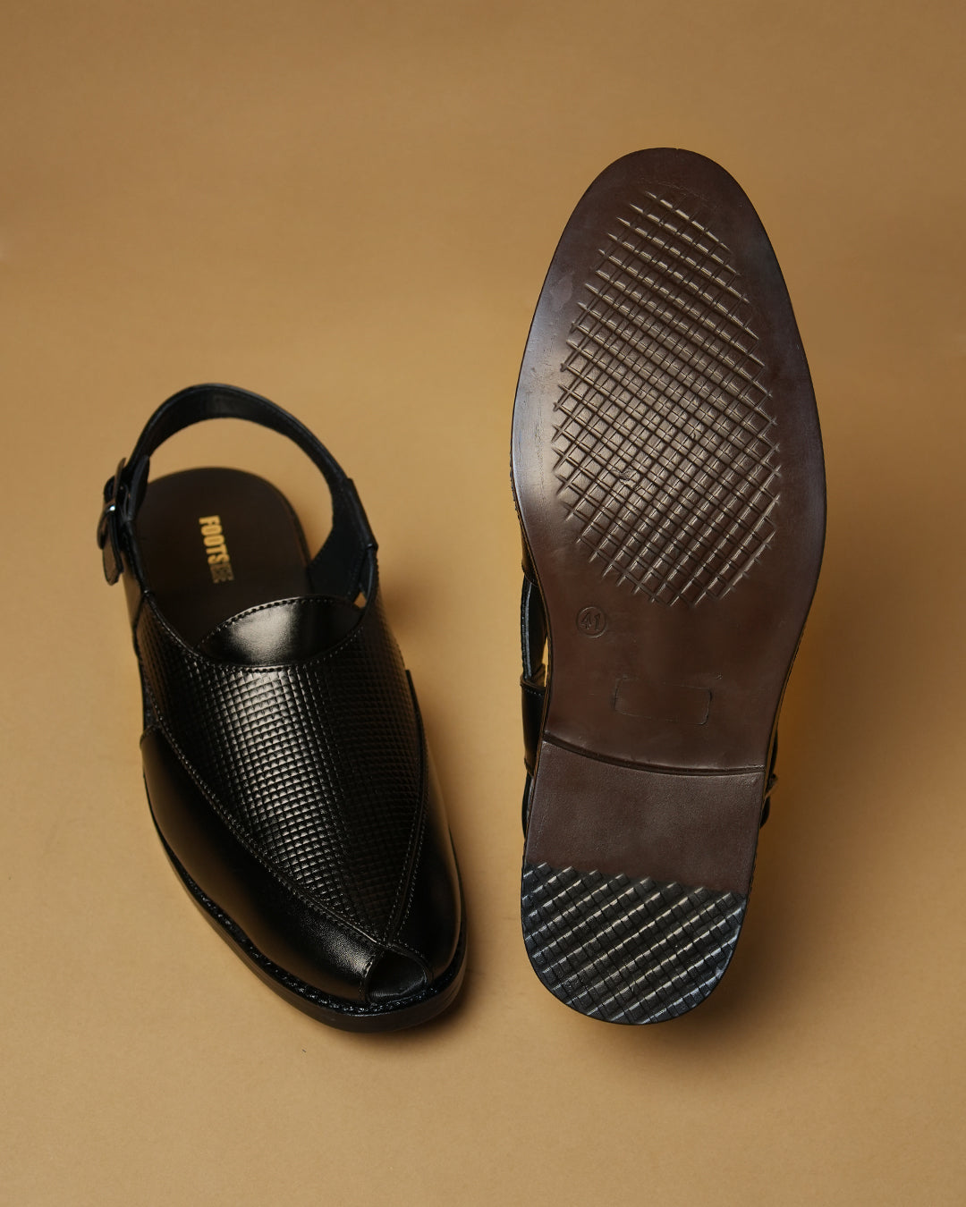Raahi – Black