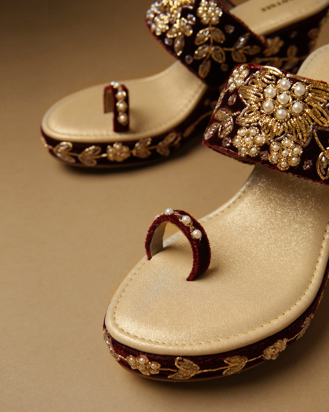 Gulnaar – Deep Maroon