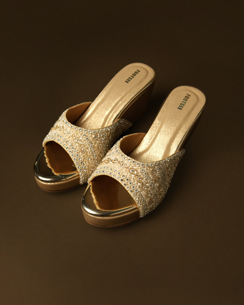 Goldrush Gold Wedge Slide view 3