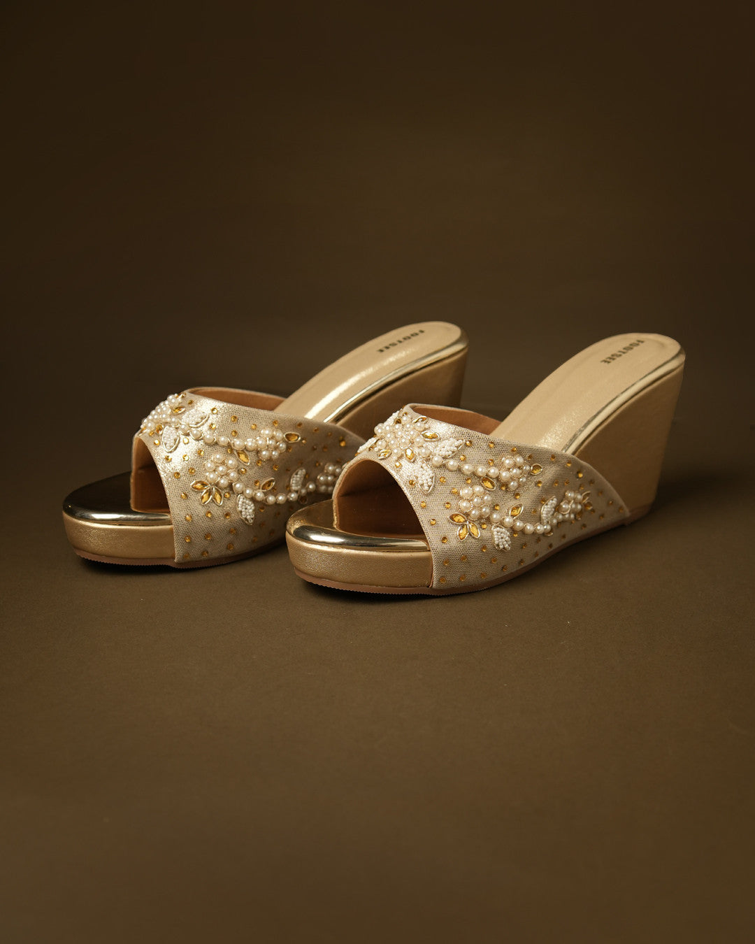 Juhi Gold Wedge Slide view 2