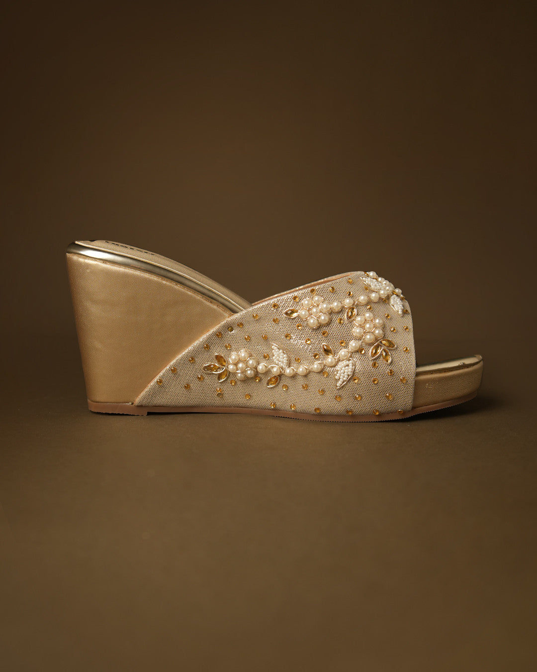 Juhi Gold Wedge Slide view 5