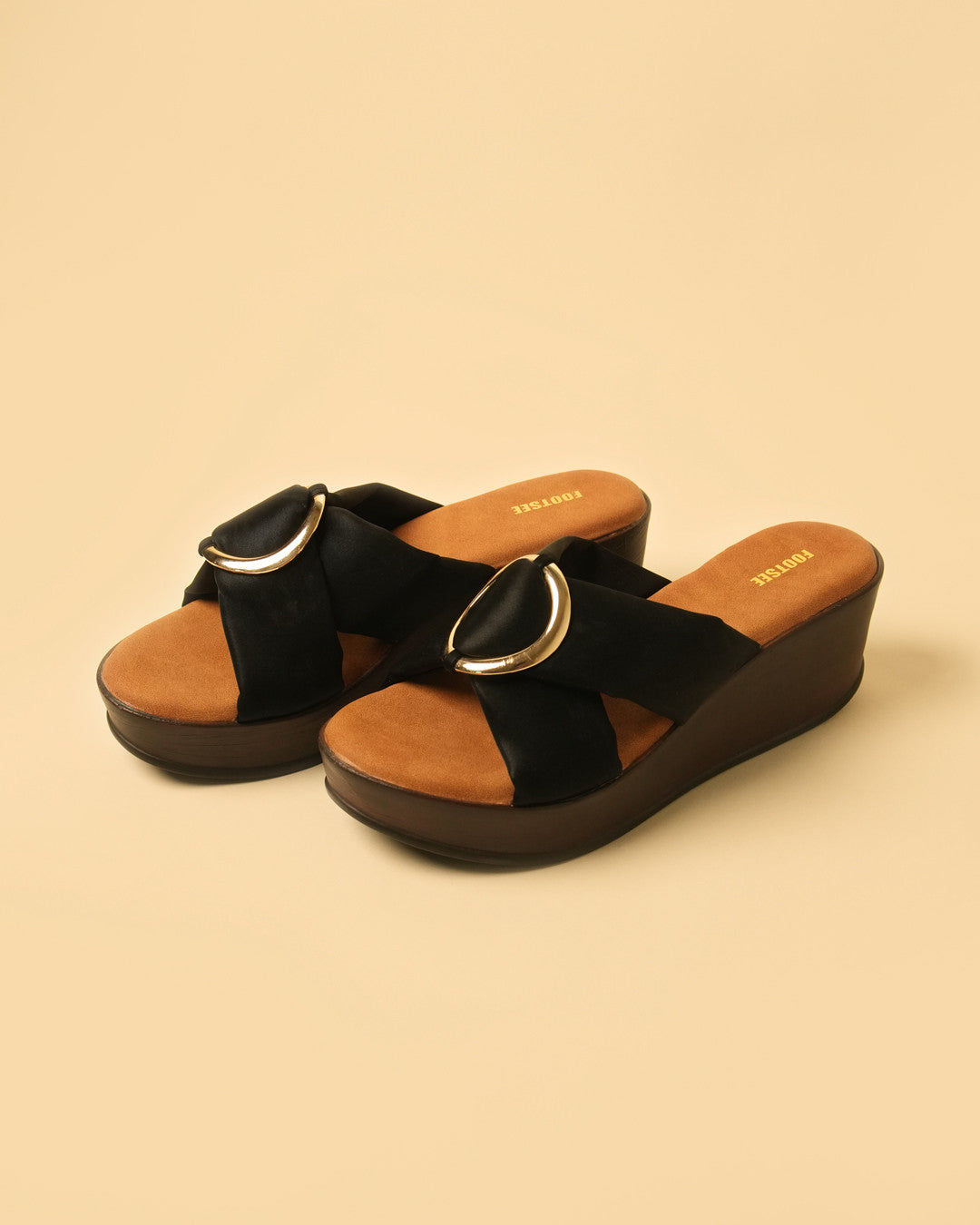 Orbit Black Ring-Detail Wedge Slide view 4