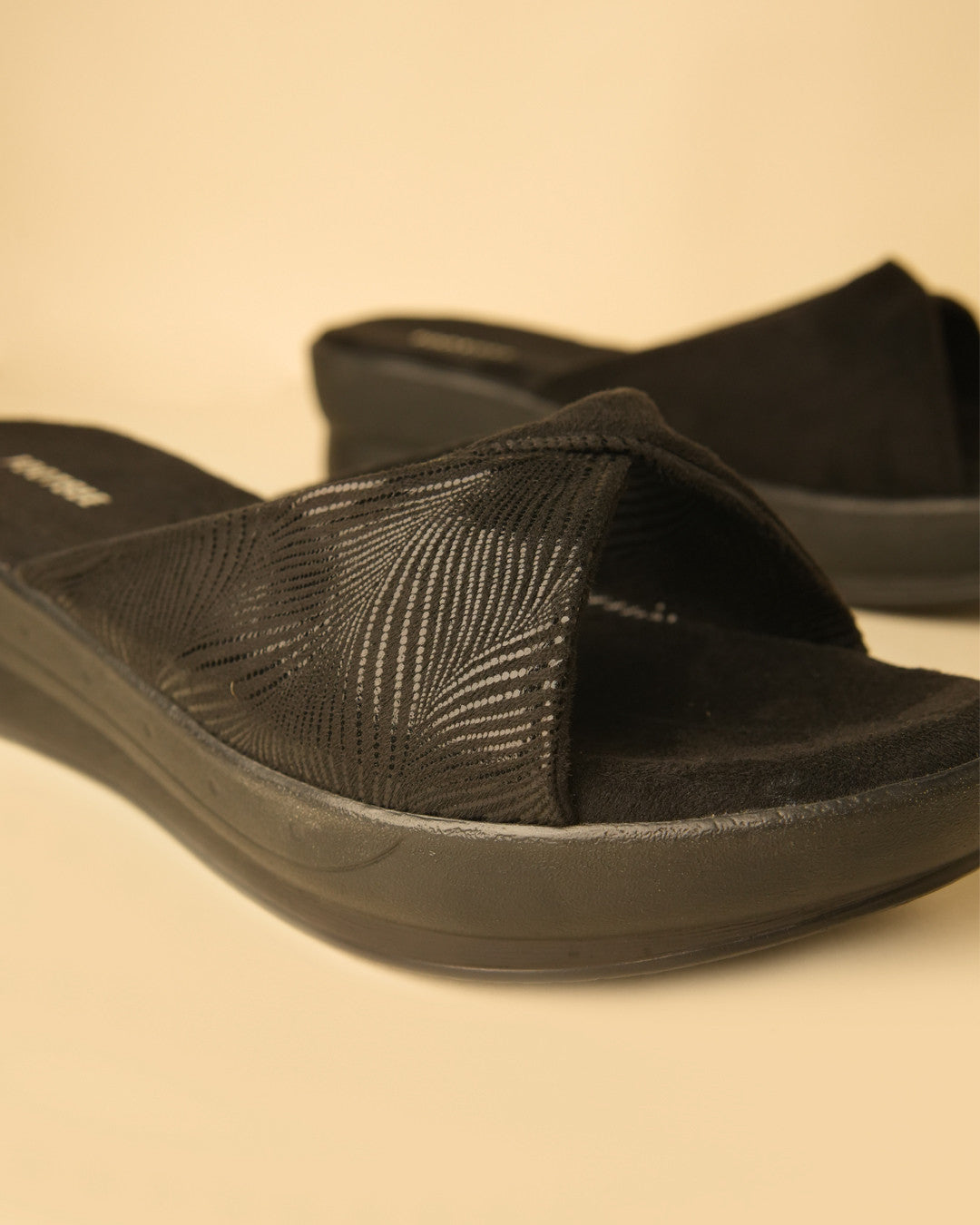 Flair Black Crossover Platform Slide view 5