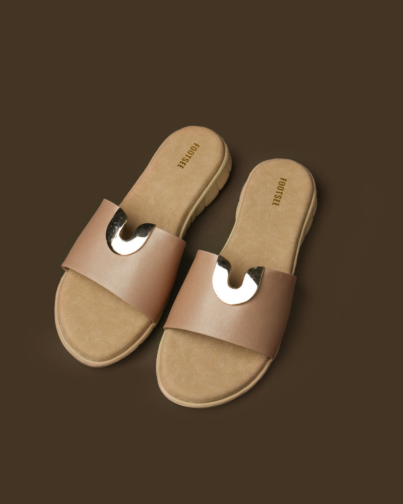 Arc Blush Beige Metal-Detail Flat Slide