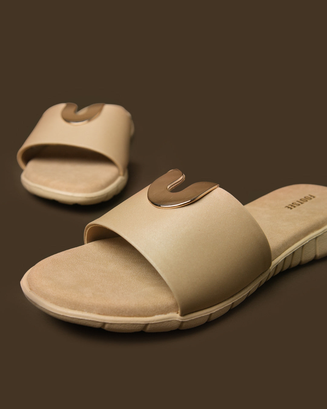 Arc Olive Beige Metal-Detail Flat Slide view 5